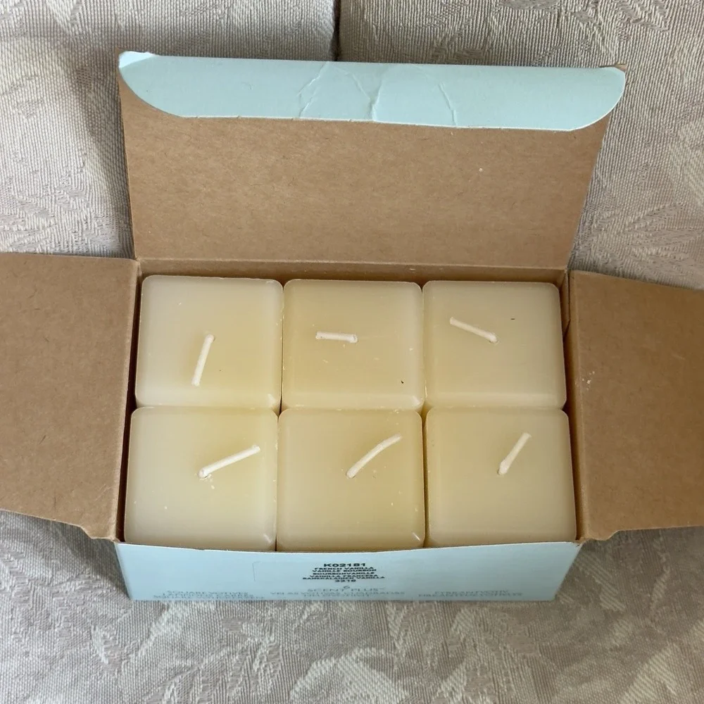 NEW IN BOX‎ PartyLite FRENCH VANILLA  BOURBON  Square Votive Candles K02181